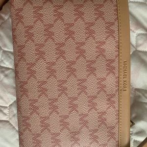 Micheal Kors Fanny pack